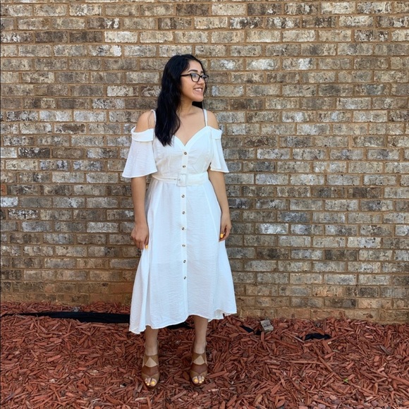 🌺🌺WHITE COLD SHOULDER DRESSE 🌺🌺 - Picture 2 of 5